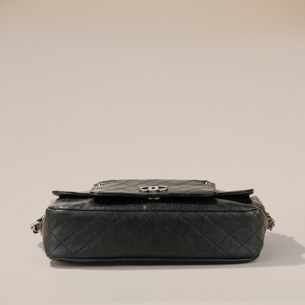 Chanel Pocket in the City Flap Bag, Black Glazed Caviar — base
