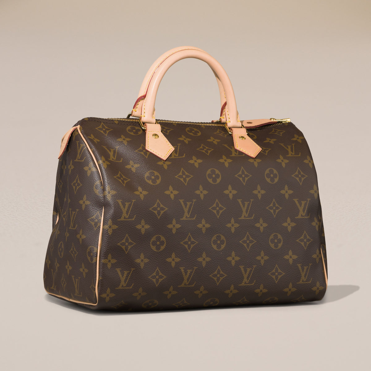 Louis Vuitton Speedy 30, Monogram — angle