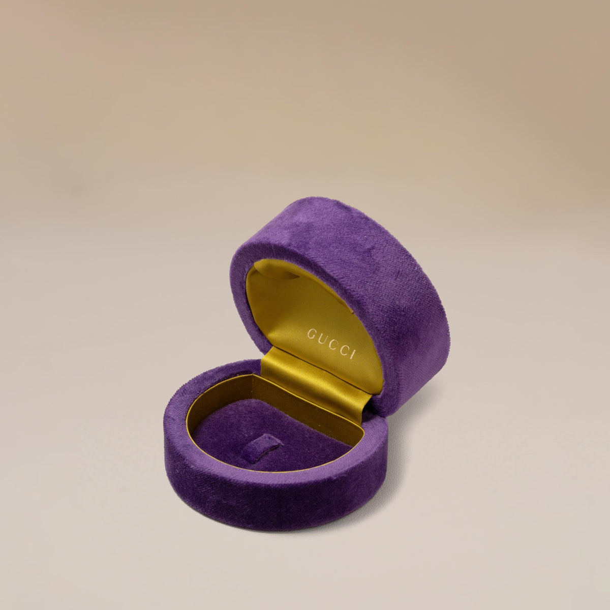 Gucci 18K Yellow Gold Horsebit Ring, Size 7¼ — original ring box, open