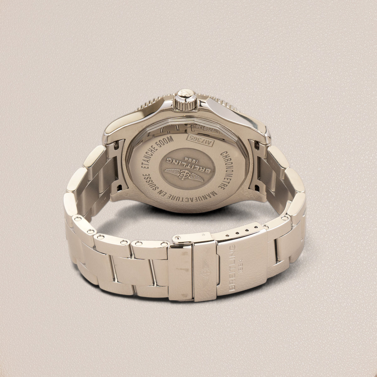 Breitling SuperOcean II 42 A17365, Blue Dial — detail