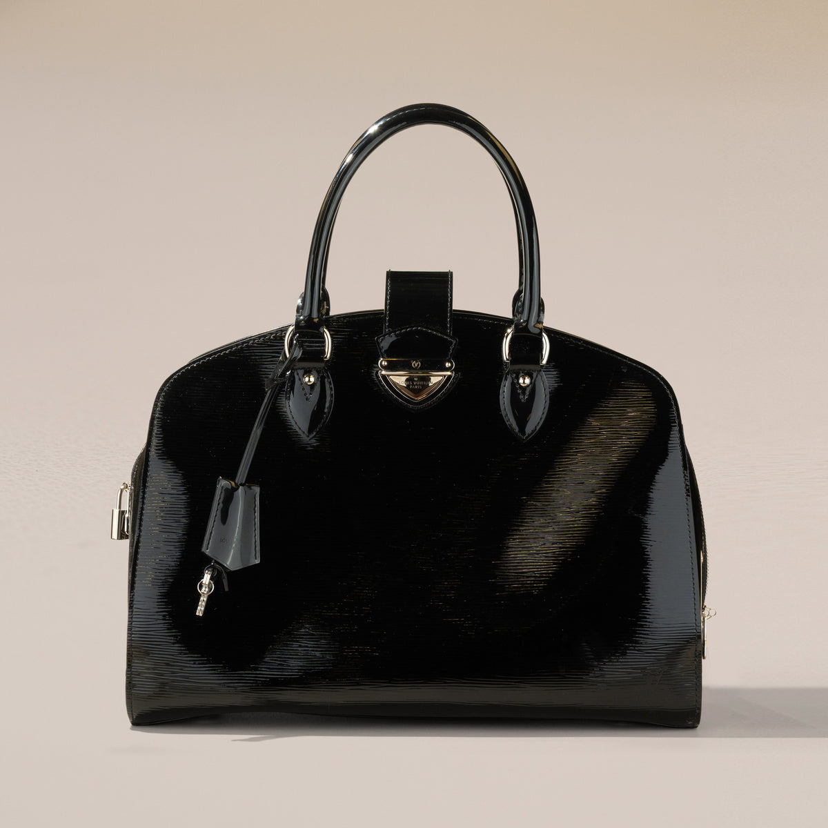 Louis Vuitton Pont-Neuf GM, Black Epi Electric