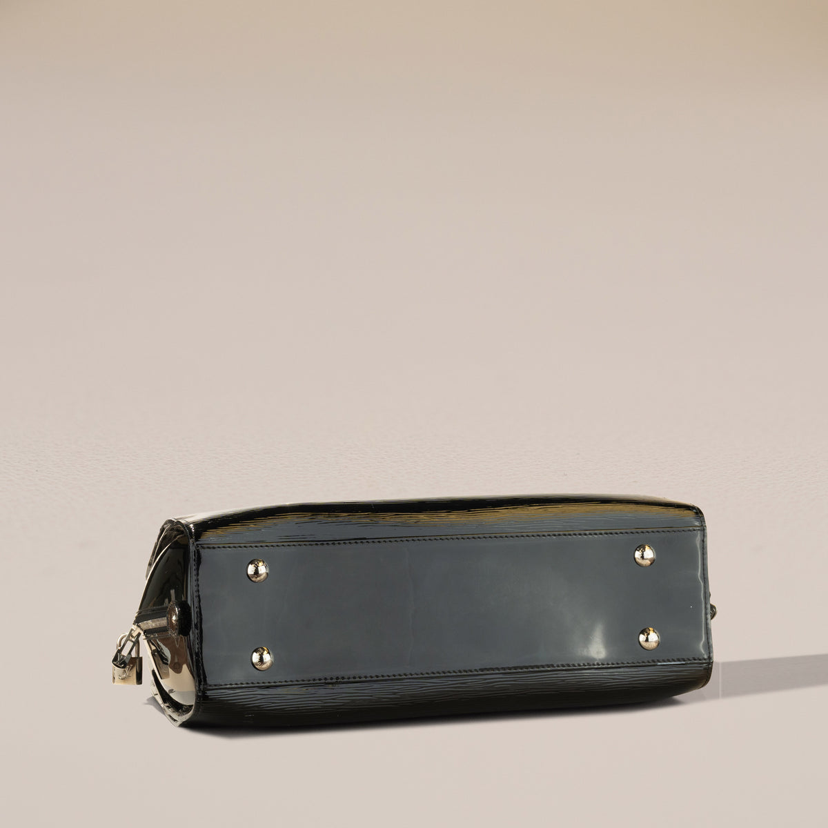 Louis Vuitton Pont-Neuf GM, Black Epi Electric — base, angle