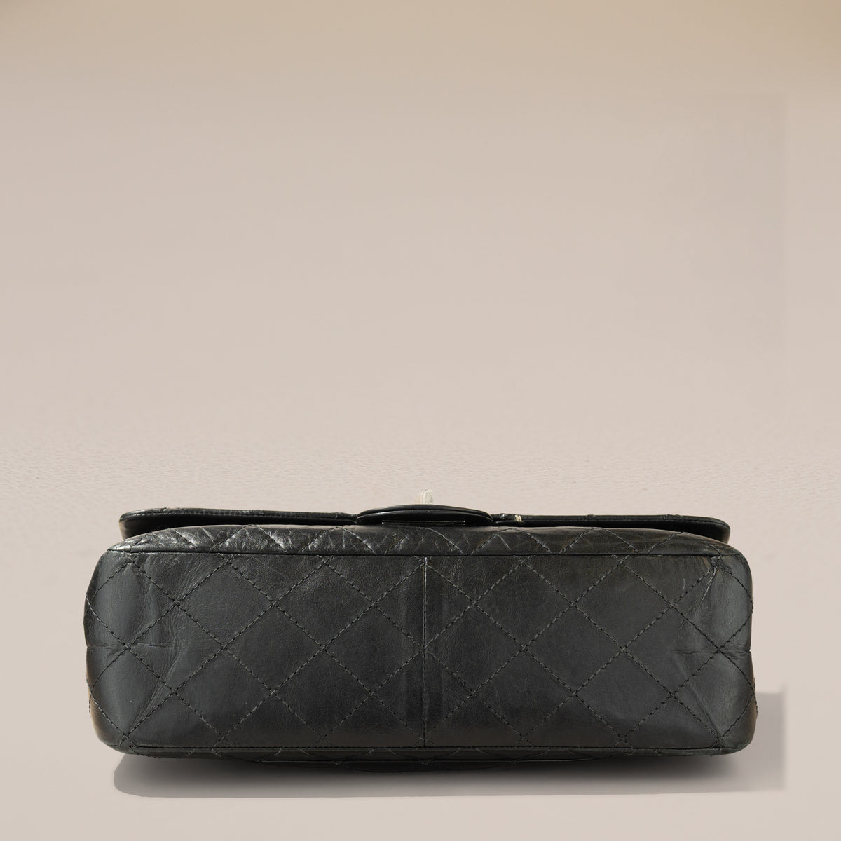Chanel 2.55 Reissue 227, Black Aged Calfskin — base